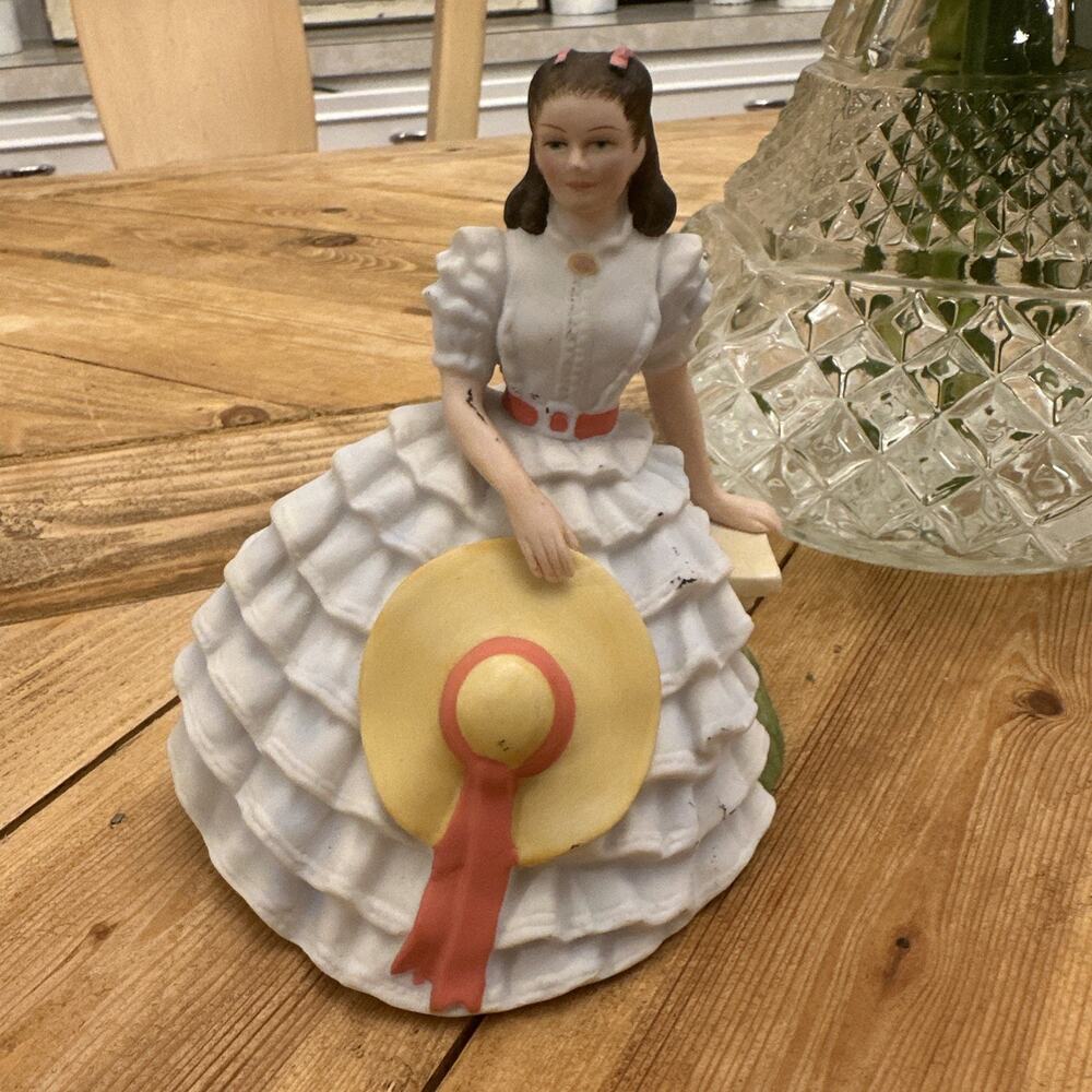 AVON PORCELAIN GONE WITH THE WIND SCARLETT‎ O’HARA 1983 Vintage